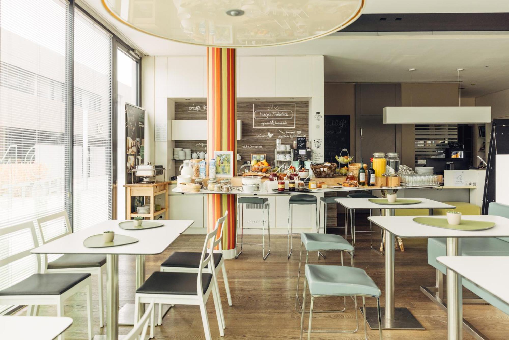 Harry'S Home Hart Bei Graz Hotel & Apartments Esterno foto