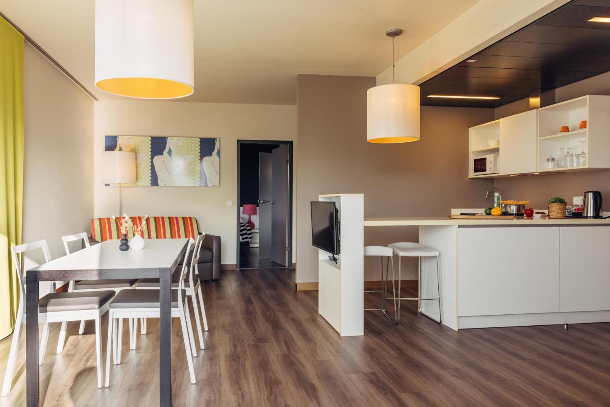 Harry'S Home Hart Bei Graz Hotel & Apartments Esterno foto