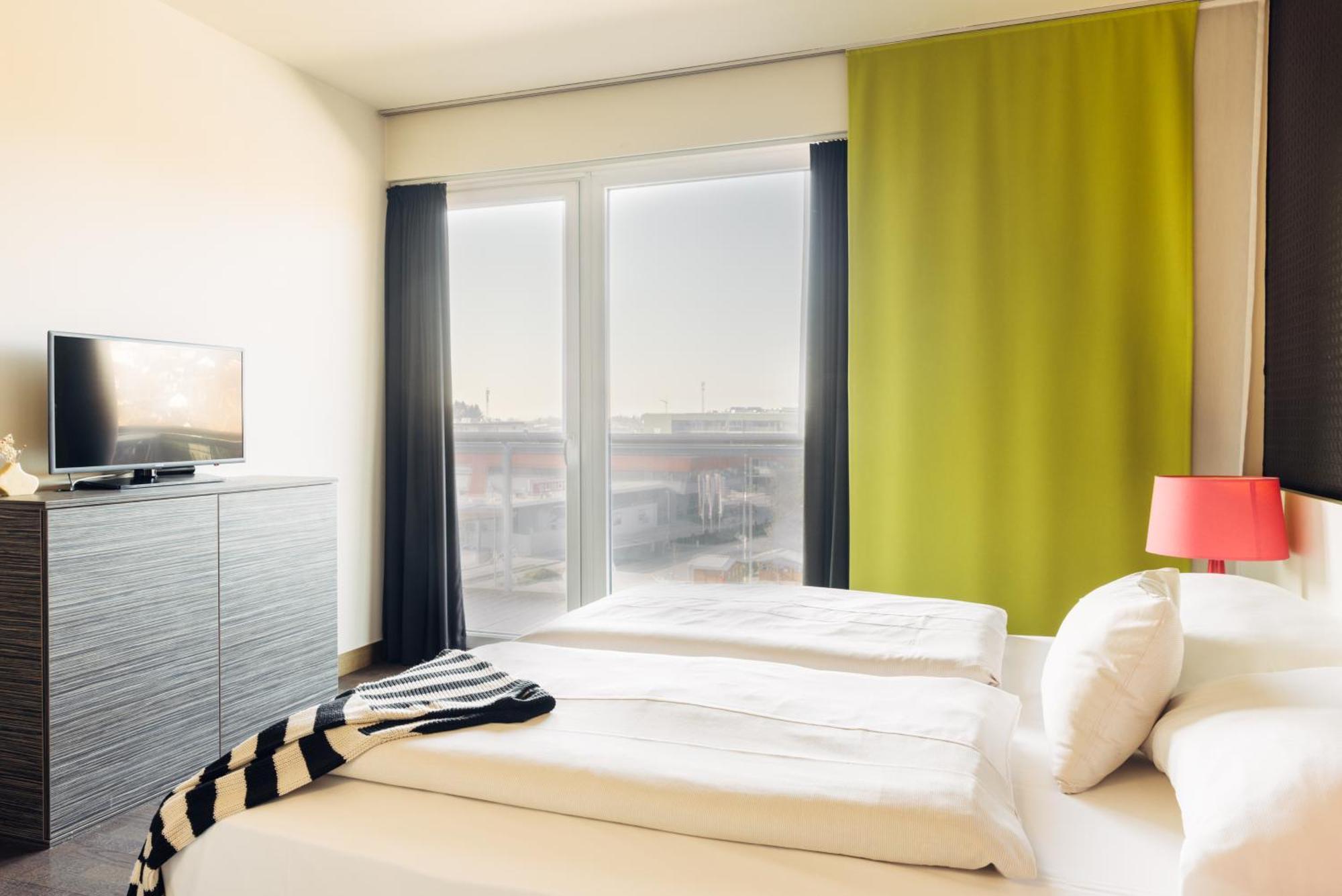 Harry'S Home Hart Bei Graz Hotel & Apartments Esterno foto