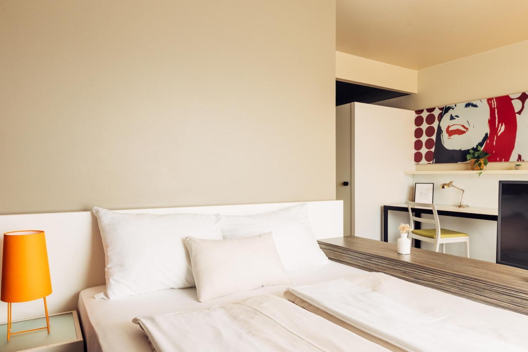 Harry'S Home Hart Bei Graz Hotel & Apartments Esterno foto