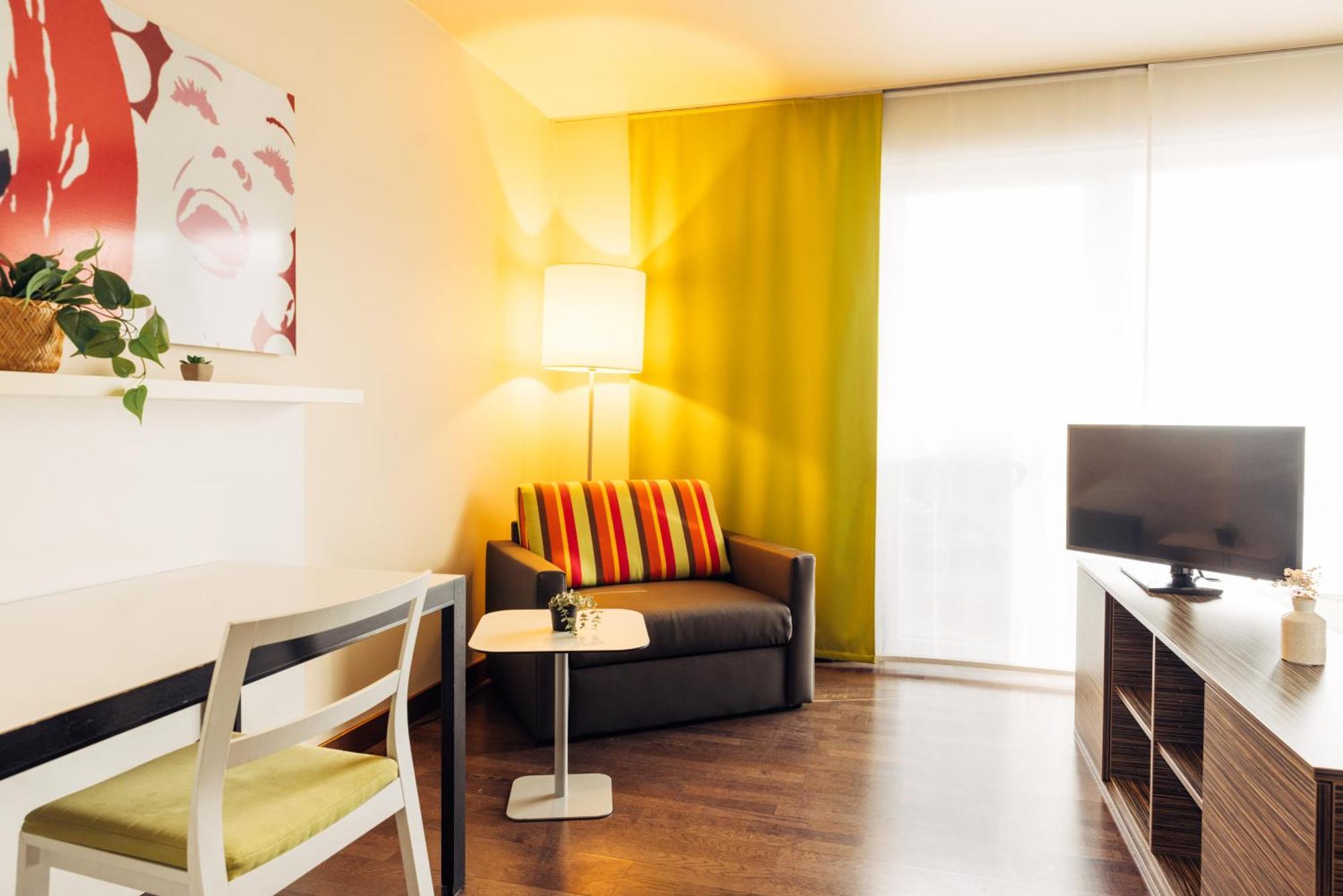 Harry'S Home Hart Bei Graz Hotel & Apartments Esterno foto